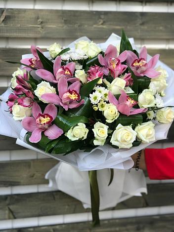 Букет цветов из: Розы и Хризантемы в Земетчино