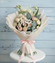 Букет цветов из:  Розы и Лизиантусы в Земетчино