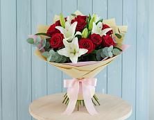 Букет цветов из:  Лилии и Розы в Земетчино