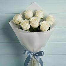 Букет 7 Белых роз Эдлесс Лав в Земетчино