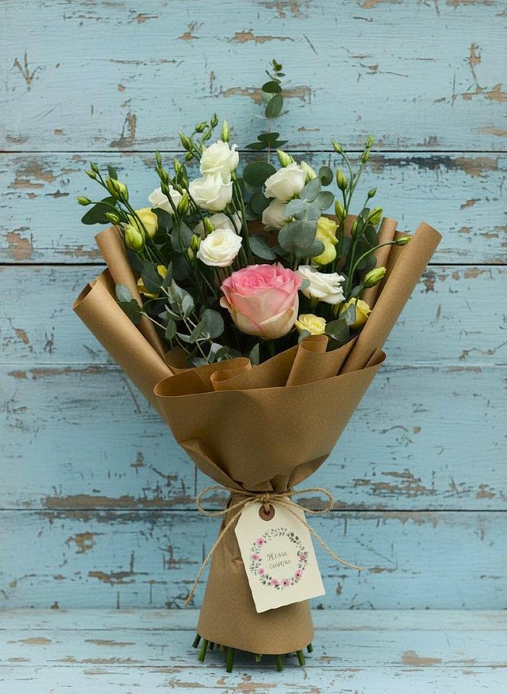 Букет цветов из: Розы и Лизиантусы в Земетчино