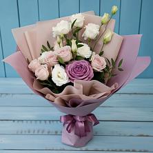 Букет цветов из:  Розы и Лизиантусы в Земетчино
