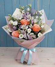 Букет цветов из:  Лизиантусы, Розы, Альстромерии и Гипсофила в Земетчино