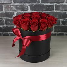 Цветочная композиция из Розы в шляпной коробке в Земетчино