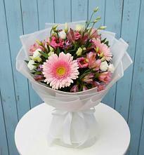 Букет цветов из:  Герберы, Альстромерии и Лизиантусы #REPLACE_PRED# Земетчино