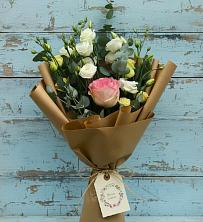 Букет цветов из:  Розы и Лизиантусы в Земетчино